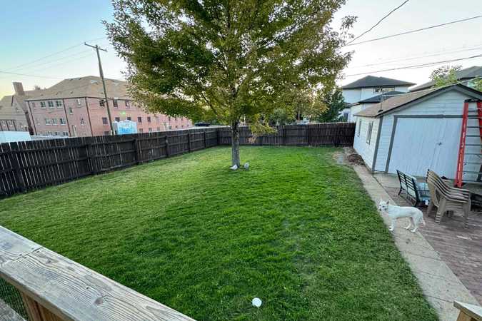 Kyle's Fully Fenced Yard For Dogs To Rent In Englewood - Englewood, Colorado 1