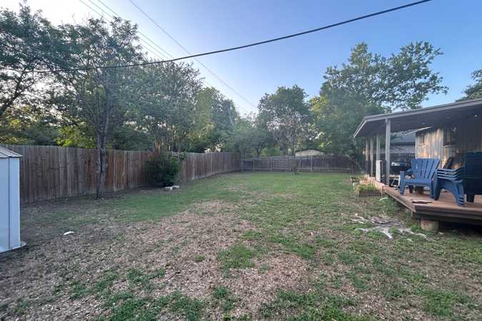 Fully Fenced Yard in Heritage Hills - Austin, Texas 1